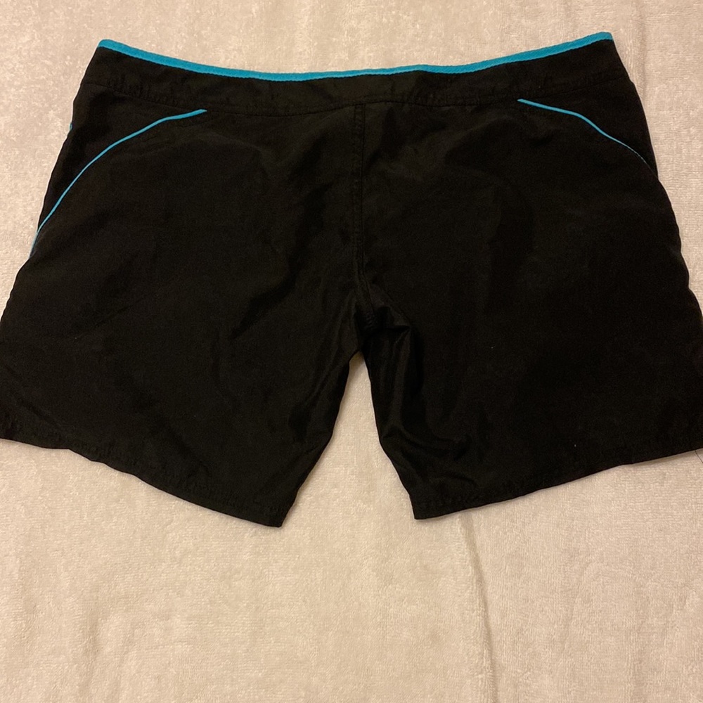 Body Glove juniors board shorts. - Picture 2 of 3